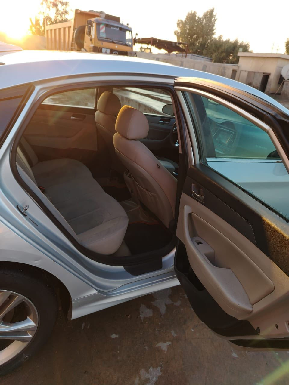 السلام عليكم 
سوناته 2019امريكي  بغداد بسمي  فول سياره ما عده الفتحه 

مكينه كير كهربائيات تخم تاير كله جديد 

سياره حادثهه بس بنيد وبيهه بارد ب داير بجاملغ الخلفي 

سونارهه مرفوق ب المنشور السعر 154وبيه مجال العنوان الديوانيه الحمزه الشرقي. 
***********
