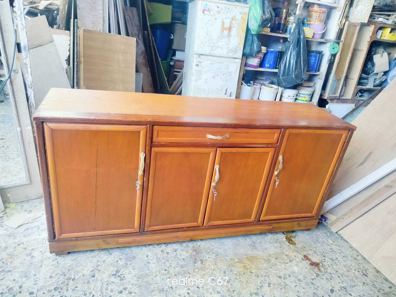 بوفيه مترين اله ربع وارتفاع 85سم السعر 80الف التواصل العمارة حي النداء//***********
