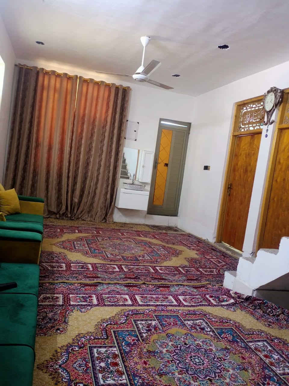 السلام عليكم بيت للبيع بلعريفيه مساحته٢٣٠واجهه ٩الشراي الاتصل ع هذا الرقم ***********
