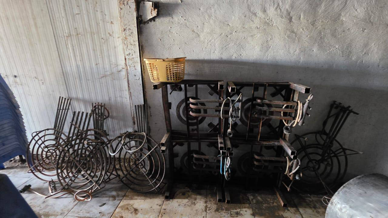 غراض للبيع شلع اشراي يتصل والموشراي لايتصل ويتعبنه ***********
