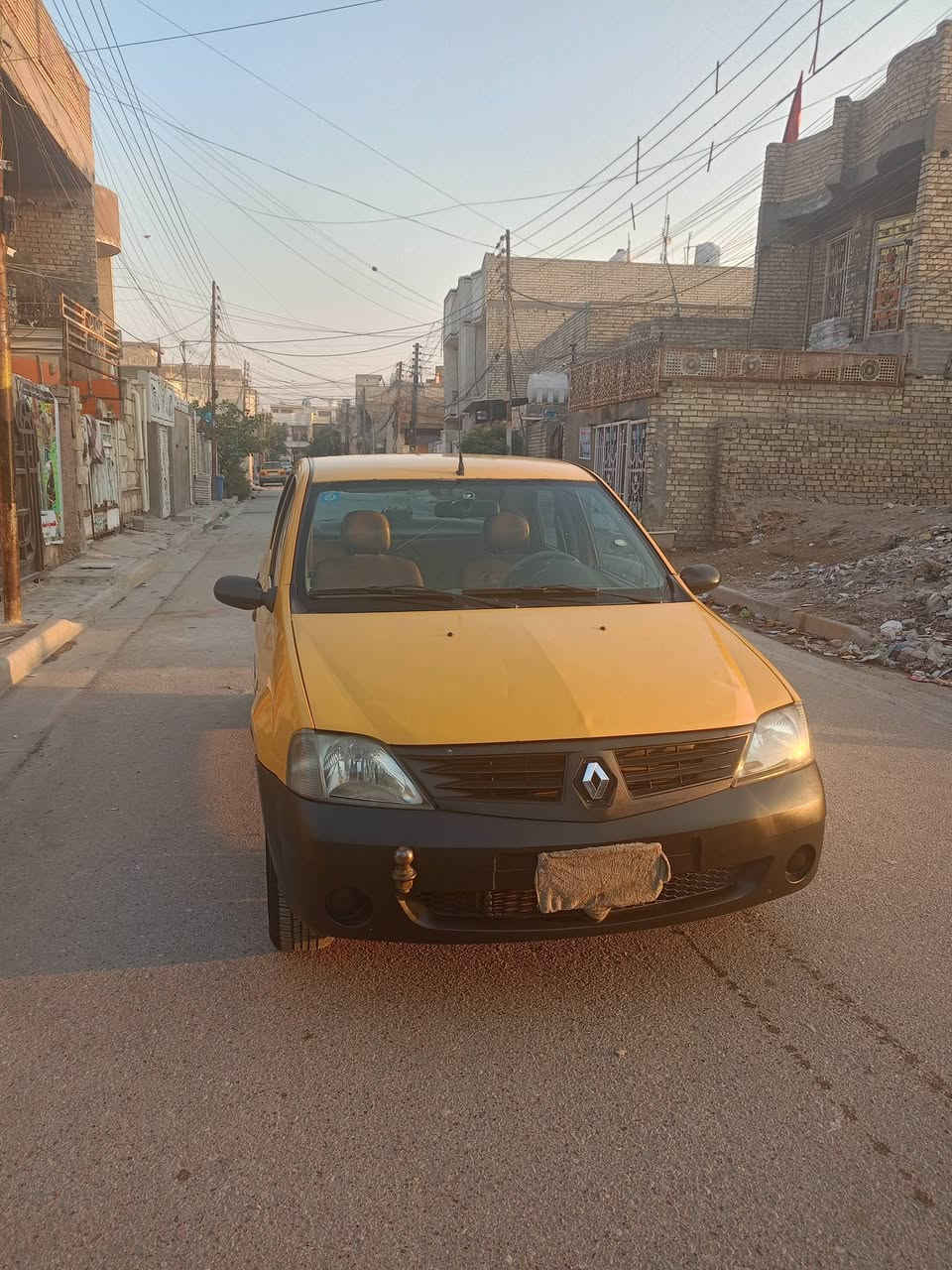 سلام عليكم
رينو لوكان موديل 2009 سيارة حلوه وجاهزه رقم بغداد 
الماني

تخم تاير كير ومكينة خير من الله سنويه 2027 
تحويل ثاني يوم سعره 37 وبيه مجال حك الجية 

***********

