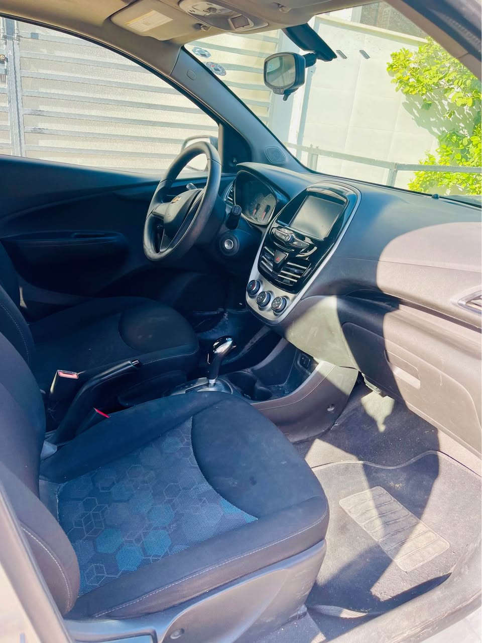 شێفڕۆڵێت سپارک (ڕەساسی)
مۆدێل : ٢٠١٧
گێڕ و مەکینە و تەبرید بەشەرت
ڕەقەم هەولێر
دوو پارچەی سبوغ 
گێر ئۆتۆماتیک
٤ پستۆن
سەنەوی و ڕەقەمی تازە و بەناوی خۆمانە
سەیارەیەکی جوان و خاوێن و کەم مەسروف
نرخی ٨٦ وەرەقەیە
‎*********** هەولێر Singapore
