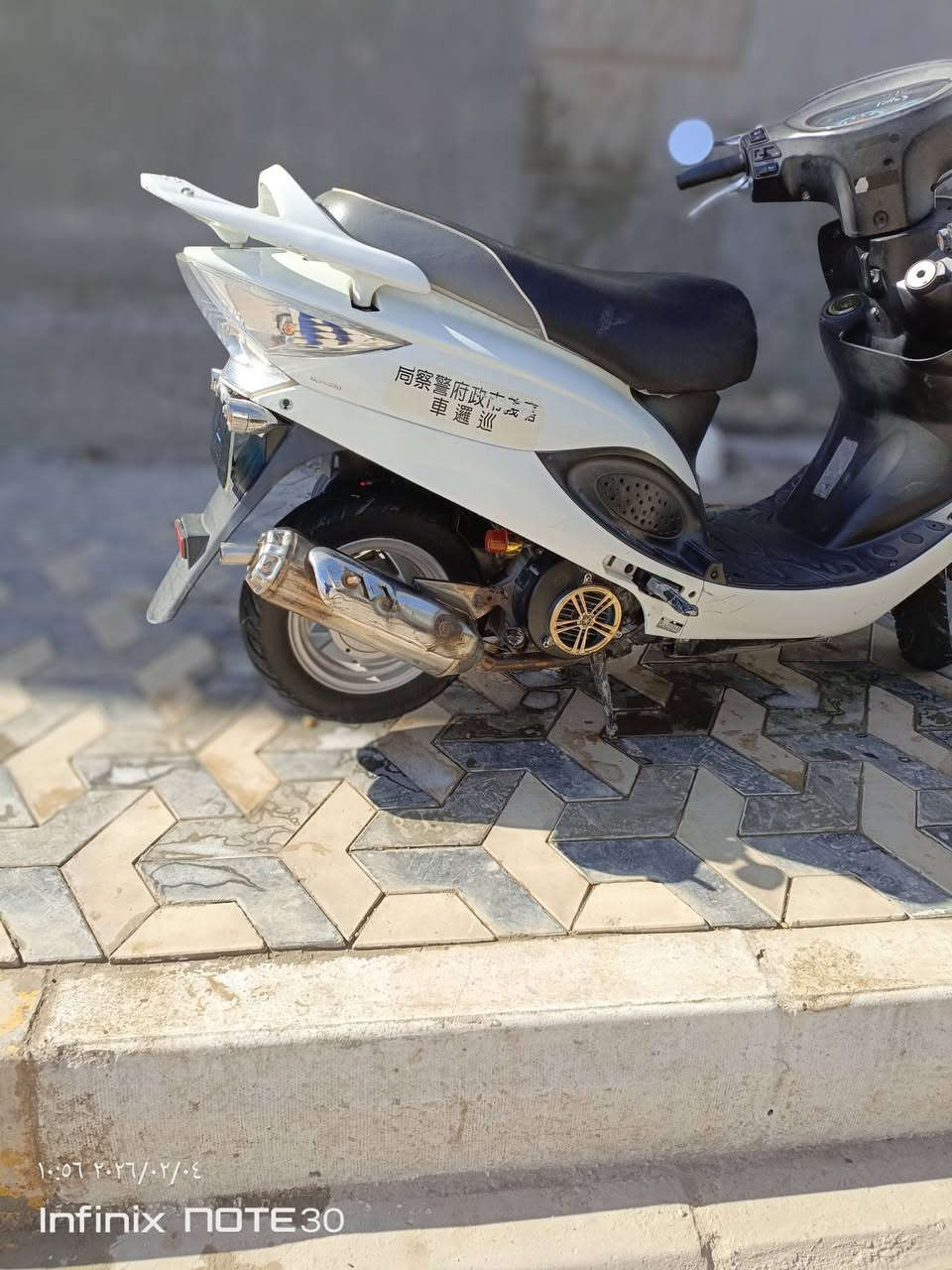 سلام عليكم دراجه البيع درجة مديل 17درجه ما مشيه 6000درجه كفاله عامه درجة كامره بيه حساسات وليت زنوز وبيه شاحن مال مبيبل درجه موصفات الرقم ***********
