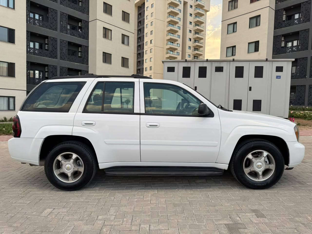 شوفليت ترا بلايزه ر موديل ٢٠٠٧ خليجي سفر شريكه منصور محريك ابيظ ٦ سلندر ببلادي بجم تاهو سوكان ڤوليوم تحديد سورعه كوشن كهربائي تبريد اثنين قطعه فور ويل دفع روباعي صدرها ميه بل ميه تايرات جديد جديد
بنسبه گير محريك ولا مفتوح وبدون ايي خلل ماشيه سياره ١١٨ km حجر صالونسا بي شرط 
صبغ مابي ولا بارد ولا شخط سياره مابي صديق كولشي بي شرط 
سنويه بئيسمي نفس يوم احول بئسمك 
جديد سنويه جديد حتي ٢٠٣١ وياك حتي اسوي بئسمك 
سعر ها (115) $$$مجال بصيت
رقم موبايل *********** 
موكان سياره سليمانيه
