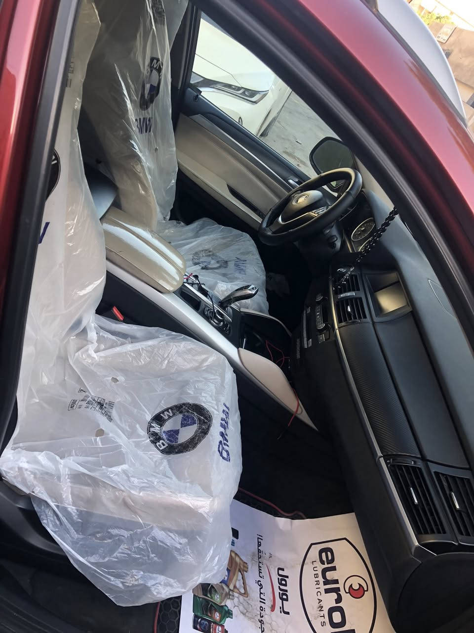 السلام عليكم .. ٢٠١٣ خليجي للبيع محرك ٦ سلندر n55  مقاعد جلد ابيض رياضي ٥ كامرات شاشات عدد ٢ بوب شفط جنطة كهرباء  كير محرك صدر تبريد تايرات كله شغال وين متحب افحص سياره بدون نقص سعره ١٨٥ وهذه رقمي ***********
