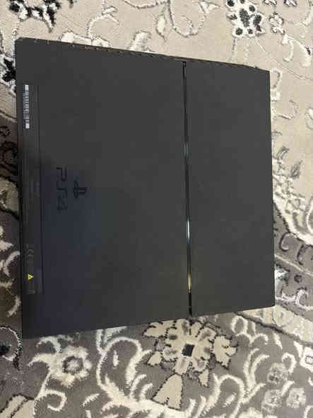 بلي ٤ نضيف مستعمل مبدل فقط بنكه و جوستك يده مستعمله ذاكره ٥٠٠  مواصفاته مابيه صوت اخرس جهاز زين سريع 

سعر ١٨٠ و بيه مجال 

***********
