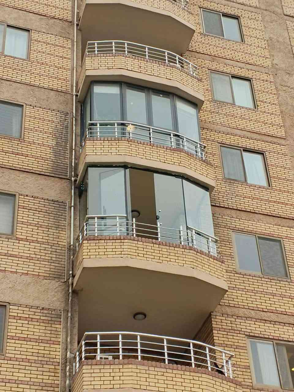 عمل كافة الزجاج السكيورتي بكافة الالوان والالمنيوم G60 زجاج مقسى حراري سكيورتي
***********
