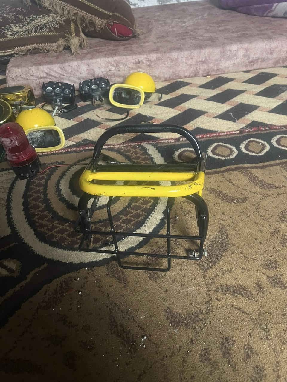 سلام عليكم غراض جنبزه هورنات وفتل بومات انبيثري  ايطار يصير علي لايت سعرهن 75قفل
***********
