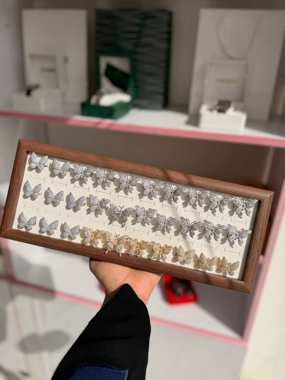 محابس العيد ستيل لون ثابت واشكال تخبل 🥹♥️♥️🍒 
بسعر فقط 5 الف توصيل لجميع محافظات العراق 3


**إذا كنت صاحب هذا الإعلان وتريد حذفه لأي سبب، رجاءا أرسل رسالة إلى الدعم الفني**