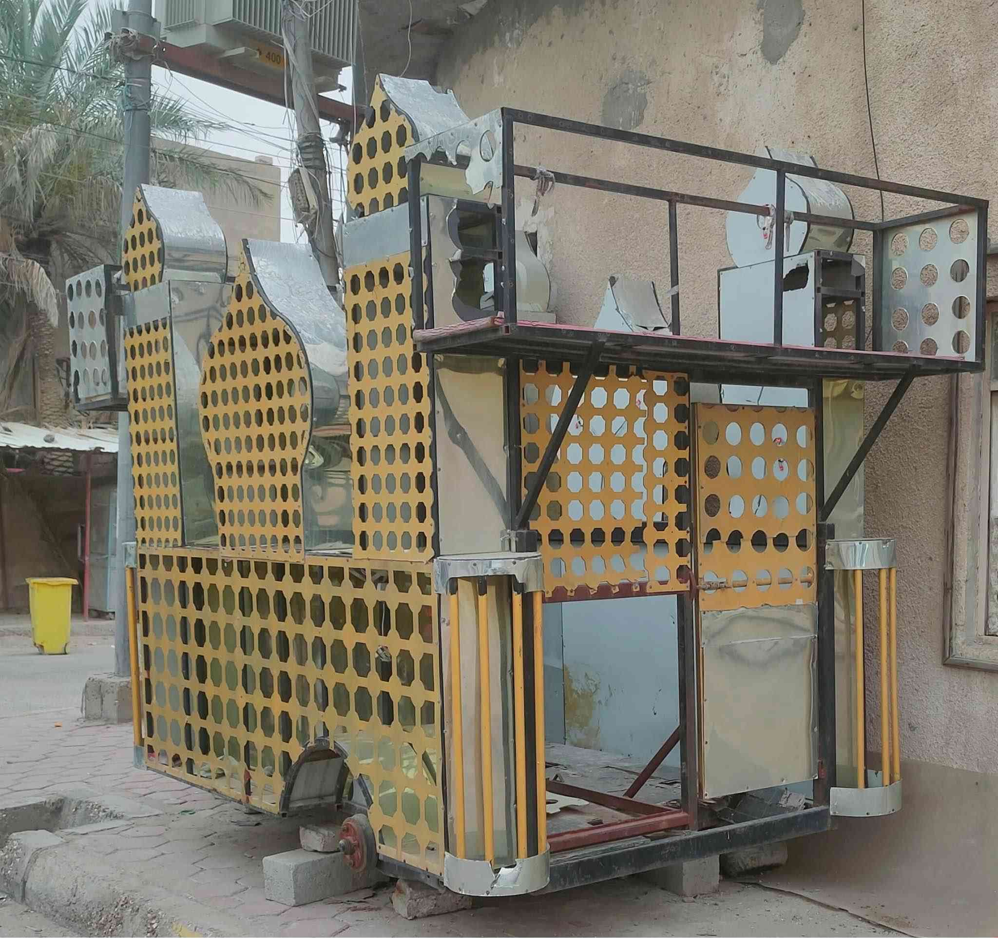 عربانه موكب بدون محرك للبيع كهربائياتها كلها شغاله 
*********** البصرة, العراق
