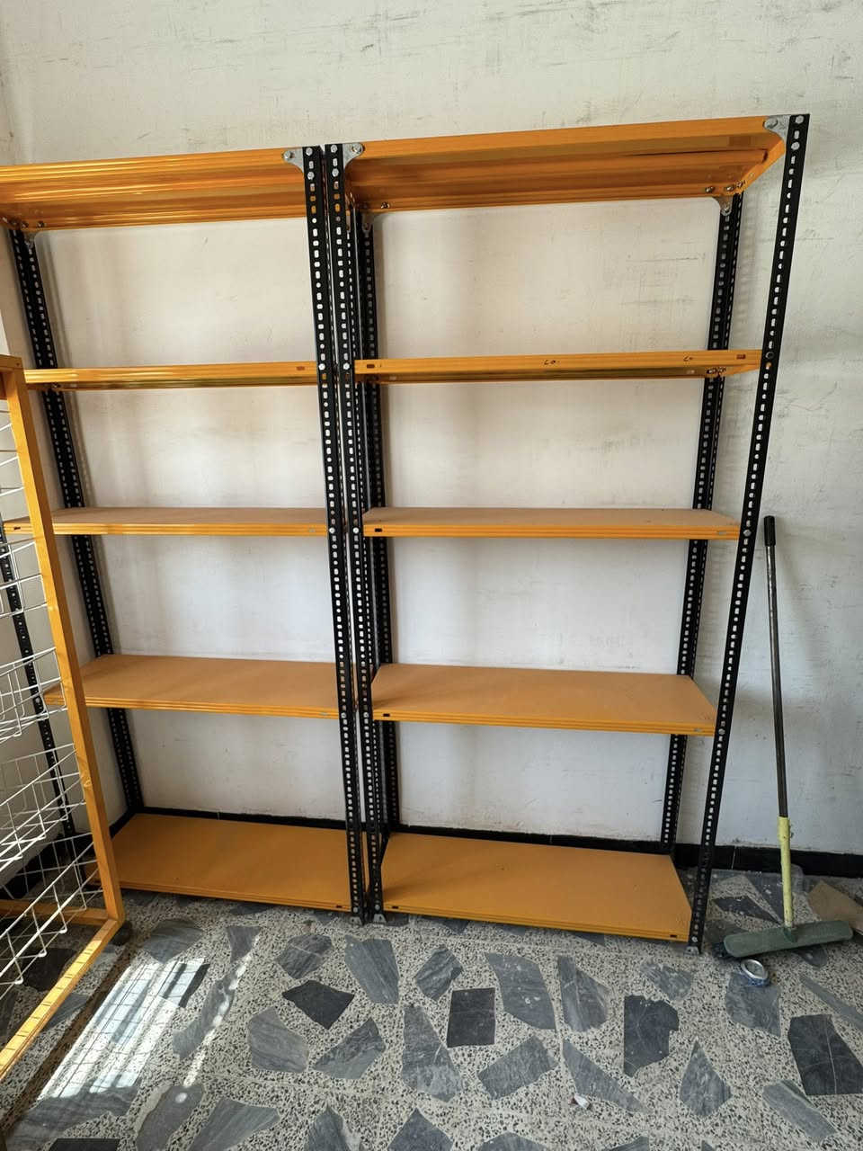 السلام عليكم
براد للبيع استعمال قليل بحالة جيدة جداً 
مع رفوف عدد 4 وزن ثقيل استعمال قليل


**إذا كنت صاحب هذا الإعلان وتريد حذفه لأي سبب، رجاءا أرسل رسالة إلى الدعم الفني**