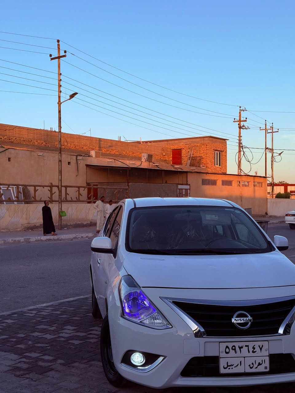 السعر ٨٧ قفل كلش من الاخير
السلام عليكم نيسان سني هندي  ٢٠ ماشية ١٥٥الف السياره بيها جاملغ خلفي بي ضربه يعني معجون وصبغ ولباب الوره شوي بي صبغ ولجاملغ الامامي مال صفحة السايق مبدل وطرف البنيد وطرف الباب ع كد النرماده هم بيها معجون وصبغ يعني ربع البنيد وربع الباب مال السايق صبغ وبيها بارد قليل بل صندوق اثر ضربه خفيفه. المكان البصرة شط العرب الجزيرة باب الهوى التواصل ***********.
