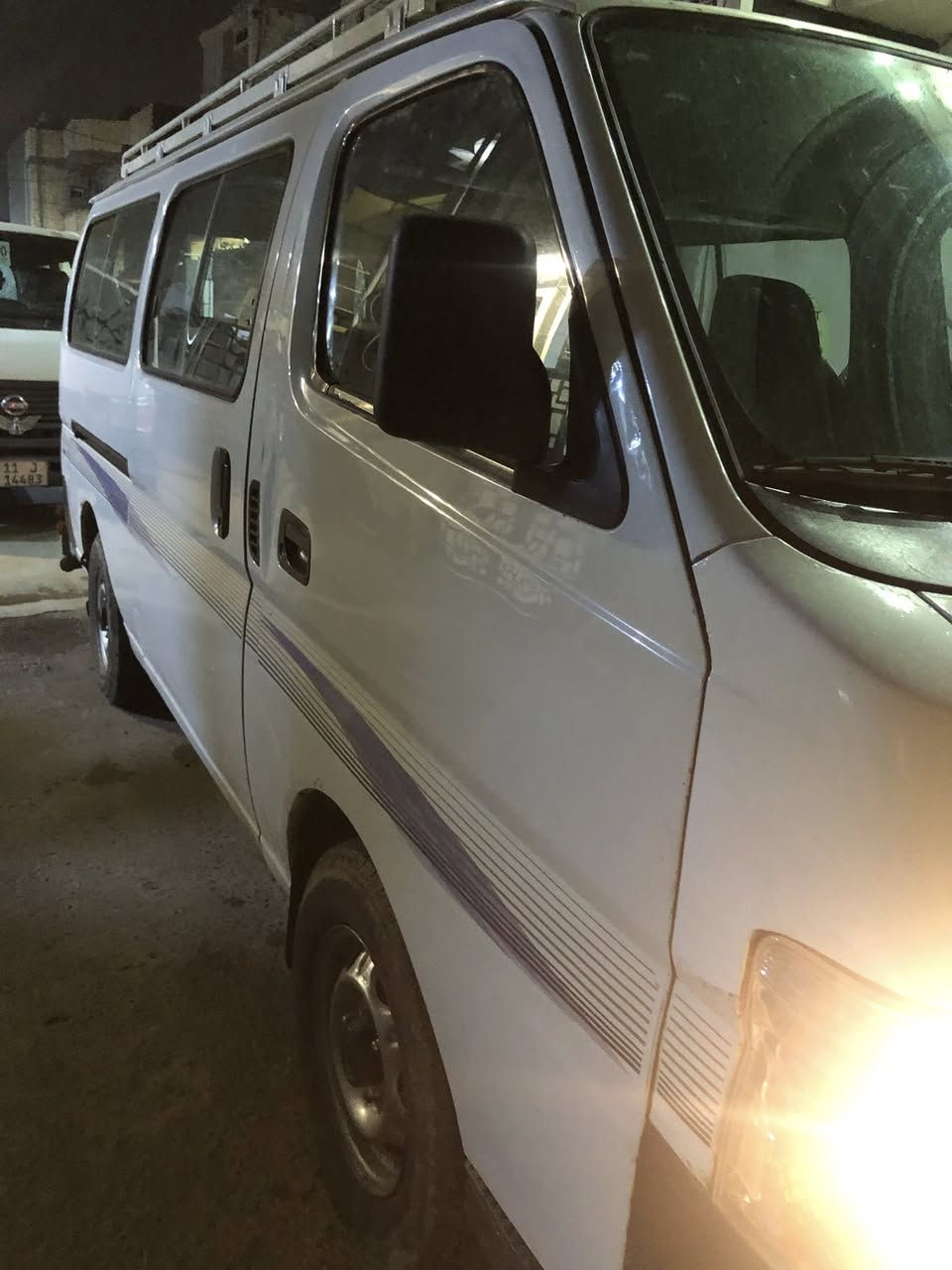 السلام عليكم نيسان ٢٠١٠مكينة كير اكسل خير من الله سيارة شوفت العين بالواقع احلة من الصور بيها صخات بصيطة شرط تحويل مكان سيارة بغداد الدورة 
***********
