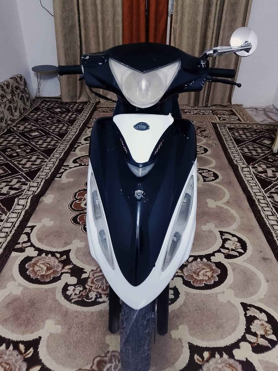 السلام عليكم للبيع دراجة جي فور جاهزه  مكينه توها مجفته شلعه ومعدل  تشتغل سلف  لايت زنون رماش 
 مكاني قضاء النصر  *********** واتساب تصال
