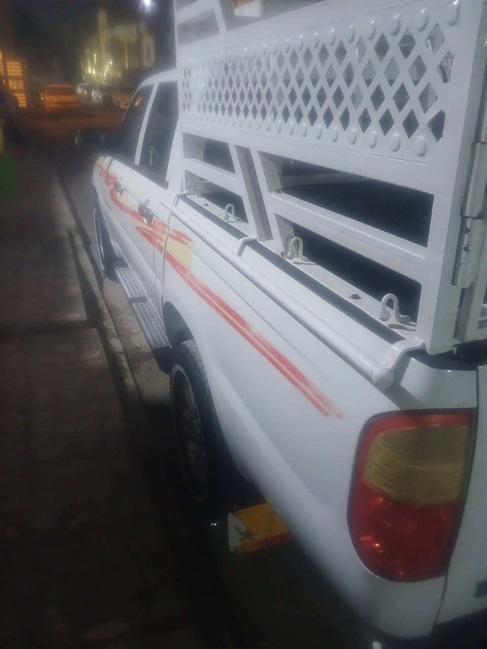 السلام عليكم بيكم للبيع موديل ٢٠٢٠ على وضع الشركه السعر دفتر وبيها مجال العنوان بغداد ***********
