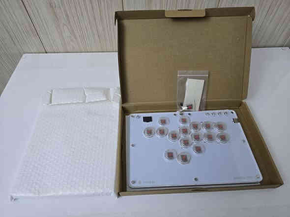 السلام عليكم
عندي هاي الغراض للبيع
محتاج فلوس
========
xbox 360 
الجهاز والمحولة وكيبل HD وجوستكات عدد 2
الجهاز مهكر بي 200 لعبة
GTA
FIFA
PES
TEKKEN
Call of Duty
وبعد هواي العاب
================
السعر 65 الف
================

Haute42 T16
Leverles arcade Stick
ترهم على PC , PS4 , PS3, Steam, Switch
كاملة مع كل ملحقاتها
اخذتها من امازون
https://www.amazon.com/Sehawei-All-Button-Controller-Hyper-Light-HautePad-HauteBoard/dp/B0FPLV1XXX/ref=sr_1_1
شوف مراجعاتها وسعرها
================
السعر 60 الف
================

مجموعة جوستكات بلي 4 كوبي
سعر القطعة 10 الف
وعندي جوستك اصلية ب20 الف
=================

جوستك ناكون ريفلوشن برو2
كاملة مع كل ملحقاتها واوزانها
ترهم PC, PS4
سعرها 20 الف
=================

مكعبات روبك اشكال غريبة ومميزة
سعر السيت 10 الف
=================

بلور هواء سعره 5 الف
=================

ماوس وكيبورد وايرلس سعر 10 الف
=================

ماوس بلودي J90s 
سعره 15 الف
=================

سماعات واير سعر 5 الف
مكاني ديوانية
توصيل موجود
***********
