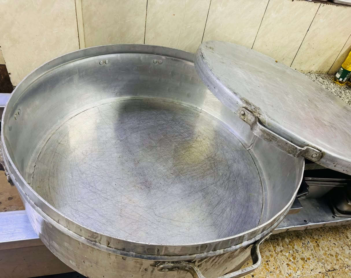 كدر الحجم كبير لبيع 
يفيد للمواكب 
الفافون وزن ثقيل ٣٠كيلو 
رتفاع ٤٠سانتمتر 
عرض متر 
الاصلي واصل من ايران  
سعر ١٧٥ وبي مجال   ينباع ب ٢٥٠عد محلات وهاي نوعيه ماكو منه ستفسار ***********
