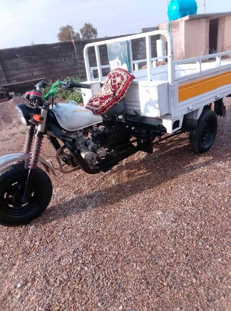 السلام عليكم ستوته دايوان للبيع ستوته موديل13اوراق اصولي مكفوله تايرات جوبلس  دبلات جدد فنجات جدد بنزات بريك جدد ضفيره جديده محرك 23مكفول سلف هندر نقصها بس بتري السعر 950وبيها مجال مكاني واسط الدبوني انتصل وبيك خير ودلل***********
