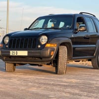 للبيع جيب لبرتي 2006 بدون حادث بدون صبغ عدا البنيد مصبوغ بسبب الجراد 4...