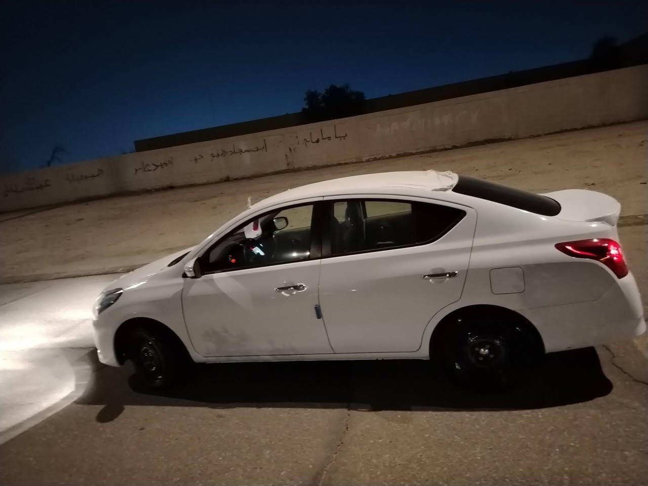 السلام عليكم شباب سياره للبيع حلوه وجاهزه الشراي ينتصر والله حلوه ماشي 2000 كلش كلش  كلش كلش حلوه السياره ما مشتغل تاكسي ما متعوبه مال بيت والشراي ينتصر *********** مصري
