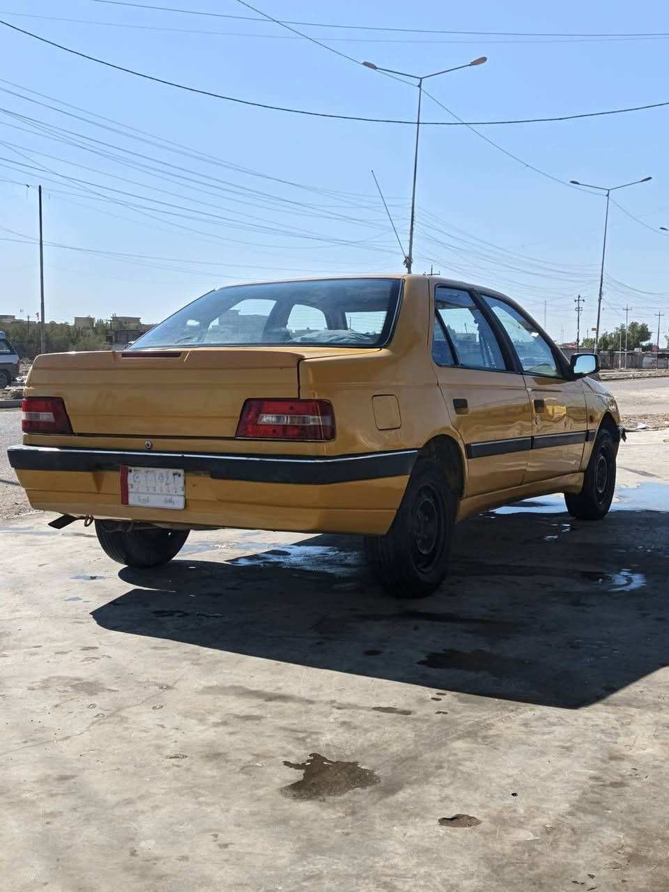 بيجو موديل 2015 بيها صبغ بلجاملغات الخلفيه كير محرك مكفول السعر 30 وبيها مجال رقم *********** مكاني بغداد الحسينيه الراشديه
