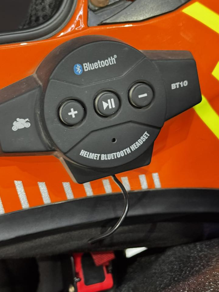 شلون الشباب
سماعة خوذة ماركة BT10 اصلية 
صوت واضح
عزل قوي 
مقاومة للماء IP68
السعر 30 الف 
*********** واتساب 

ملاحظة// استعمال يومين فقط
