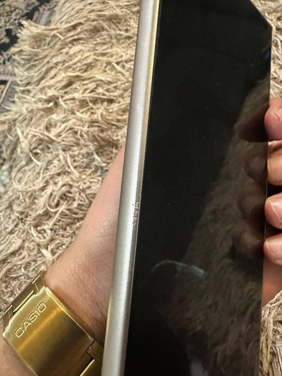 الموديل : Samsung Galaxy S24 Ultra.
الذاكرة : 1 تيرا (1) - الفئة العليا.

اللون تایتانیوم (Titanium).

الحالة : نظافة 97% بي خدش موضح بلصورة 
ضمان عين الفهد يجي مع العلبه والكارت ويا هدية شاحنه 45w وكيبل و٣ كفرات 
السعر 1,200,000 وبي مجال 
للاتصال:***********
العنوان بغداد الغزالية
سبب البيع (اريد هونر ماجك 8 ) اذا عدك اراوس
