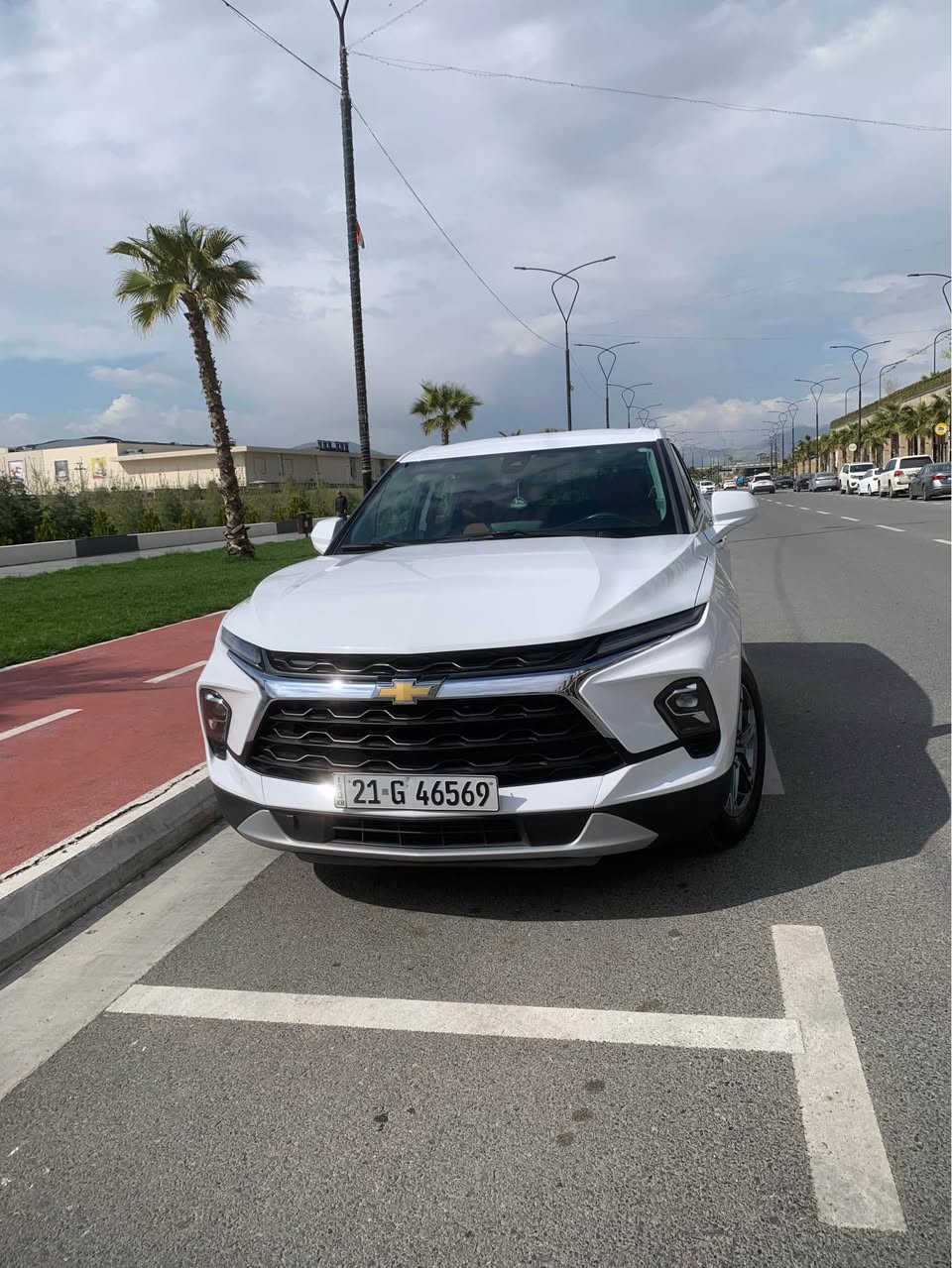 بلایزەر ٢٠٢٣ LT2
تەنها ٢٠ هەزار ڕۆشتوە
4x4 دەبڵ ئەکسل
شاشە گەورە و کامێرا
 ناو خەنەیی
بصمە و شغال
کوشن و سوکان هیتەر
تبرید مرکزی
زۆر مواسفاتی تر
مەکینەی ٤ پستۆنی تۆڕبۆ (٢،٠)
نرخی ١٩٣ وەرەقە و مجالی تیایە
سەیارەکە لۆکە و هەموو گیانی بەشەرت
تەنها ٢ دەرگای گۆڕاوە بە بیلادی خۆی (هەمان ڕەنگ)
واتە سەیارەکە بێ بۆیاخە
***********
بلايزر ٢٠٢٣ دفع رباعى
شاشه كبيره
بصمه و شغال
تبريد مركزى
رادار
كشنات تدفئه و جلد
بعد بيهه هواي مواصفات
سياره بدون صبغ بدون تعديل 
مبدل بيبان عكس السائق (نفس اللون)
ماشيه ٢٢ ميل فقط 
سياره بأسمى تحويل لو وكاله حاضر 
السليمانيه: ***********
سعر ١٩٣ ورقه السليمانية, العراق
