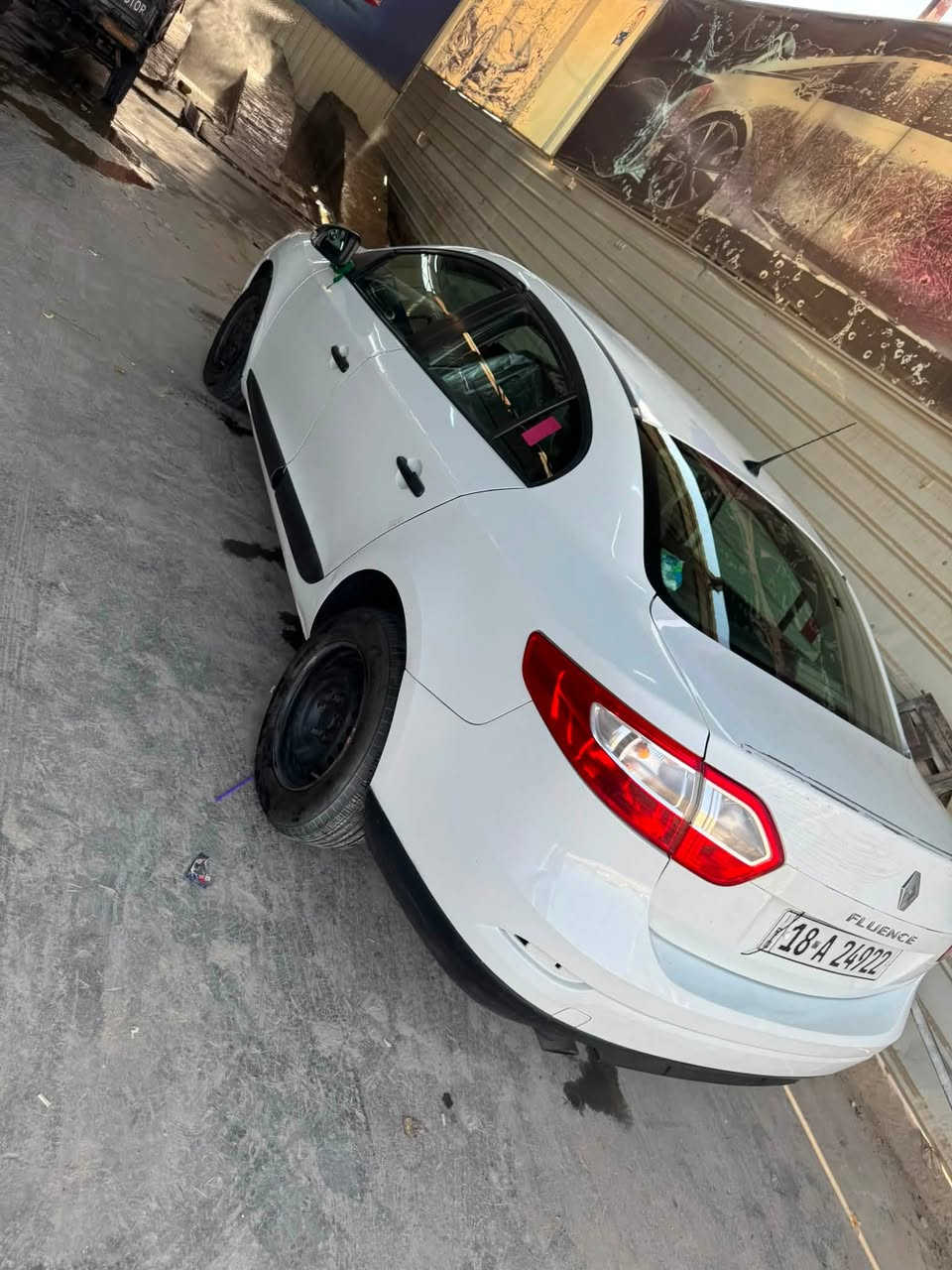 رنيو فلونس ٢٠١٢ السياره جاهزه تقريبا تخم تيار صدر جيد جدا مكينه وكير جيد جدا تبريدها ثلج بيها قطعه وحده صبغ  رقم بابل انكليزي سنويه لل٢٨  بيها نواقص بسيطه تنزل من السعر  السعر ٥٧ مكان السياره بابل الحله ***********

