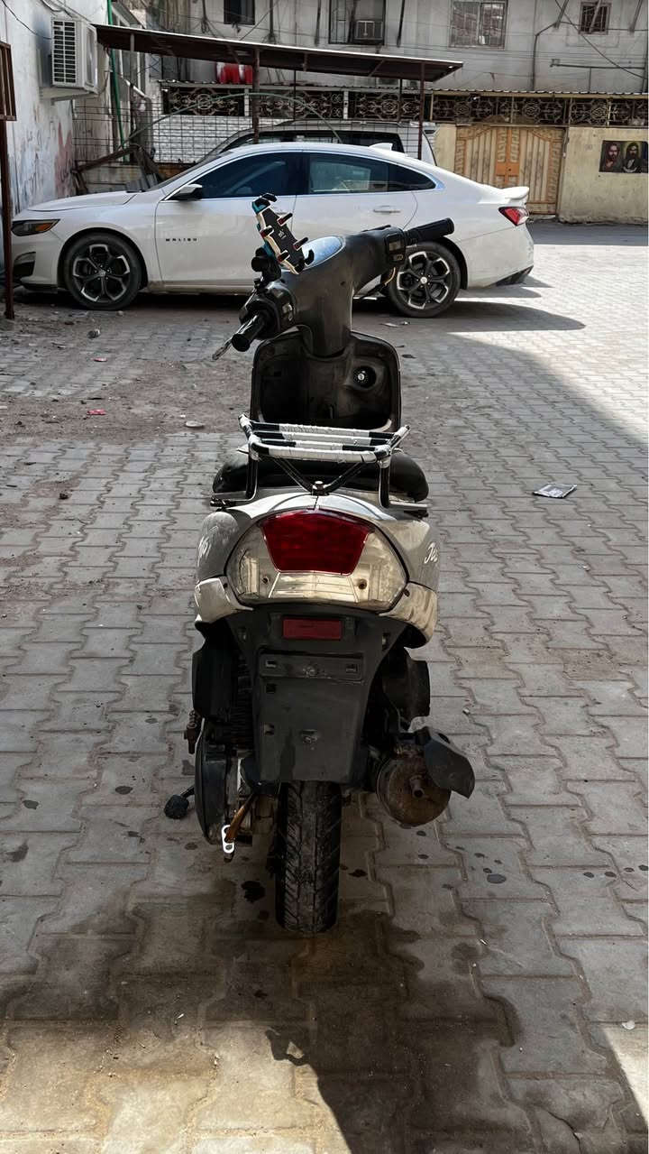 دراجة قجمه للبيع 
دراجه نضيفه ما عوزه شي 
الدراجه كله عل بلاد تجي وتشوف بعينك
دراجه نكره سلف اذا مو نكره رجعه ونص هندر دراجه كلش نضيفه ما عوزه شي الايتات كاه شغاله تجي وتفحص كله بلاديه 
رايده ب650 وبيه مجال للشراي
مكاني الموفقيه 
رقمي ***********
متواجد هنا و واتساب البصرة, العراق
