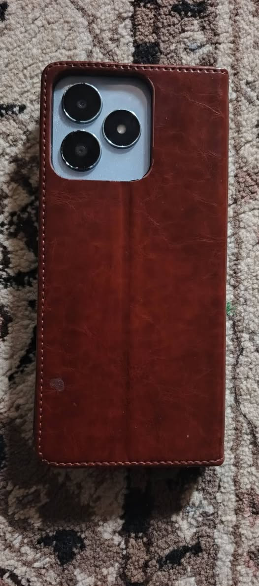 السلام عليكم جهاز  ريلمي نوت 50   نضيف شرط برقي ما مفتوح   تاخذه شرط سعره 85 مكاني حي الانتصار  *********** بي واتس
