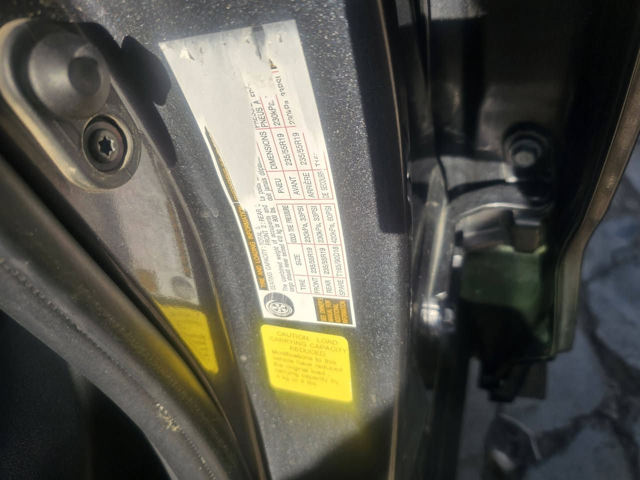 راف فور 2020 XLE PREMIUM 
اللون  فيلي اطارات  235/55/19
فتحة سقف ثلاث حركات
جام 4 اوتو صندوق شفط كهرباء بصمه
كشنات جلد اسود استيرن خياط
اوتو هولد هند بريك كهرباء يشتغل ويا الكير p
رادار كل الجوانب رادار بالمرايات
شاشة اصليه Android auto +ابل كاربلاي
لايتات اوتو  توقف ذاتي مانع اصطدام
رقم اربيل بأسمي هزه جديده سنويه جديده 
كشن السائق كهرباء
كاعيه مفلفه. مع الكشتات
الإضافات شاحن واير ليس لاسلكي 
حساس ضغط الاطارات
اطارات تويو جديد
اكو بعد مواصفات عامه
علما السيارة ما يحتاج اي مصرف كامل من كل النواحي
حادثها بالويل الامامي والخلفي فقط بدون تبديل او صبغ ايرباكات سليمه 100% /*********** واتساب بصمه اصليه عدد 2 JTMC1RFV7LD057455
السعر 225
