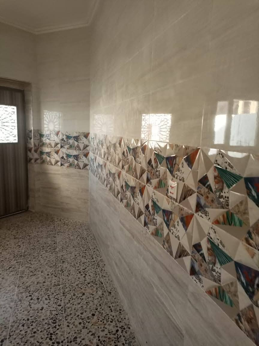 🔸بسم الله الرحمن الرحيم
🔸دار سكن للبيع السريع في مجمع الجنائن الفلوجة 

🔸 شارع 15 ثاني بيت عن شارع 40 البرديني وقريب على شارع 40 البعيفان

🔸مساحه 200 متر طابق واحد كامل فول  غرف عدد 2  استقبال مطبخ صحيات عدد 2،  مناور  ارضية كاشي  جدارن سيراميك اسباني ابواب تركية

🔸السعر الكلي 165 مليون ..
متبقي 10 ملايين يدفع اقساط للشركة
يعني البيع 155 مليون

للاستفسار .. فقط واتساب
***********
