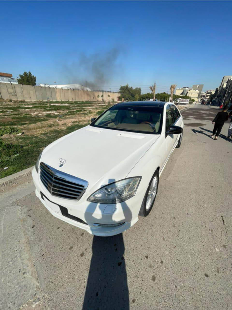 Mercedes Benz S class 
السيارة وارد خليجي استيراد شركة باجگير   S 350 
موديل 2011
عداد الكيلو متر 175الف حقيقي 
كير مكينة صدر كهربائيات كفالة بيهة مكانين صبغ كد شبر
ويل كب 19 تو سايز AMG مع طخم اطارات انتاج 25 
مواصفات السيارة معروفة
السعر 25,500 ورقة للبيع او مراوس حسب القناعة
للاستفسار الاتصال ع الرقم *********** بغداد, العراق
