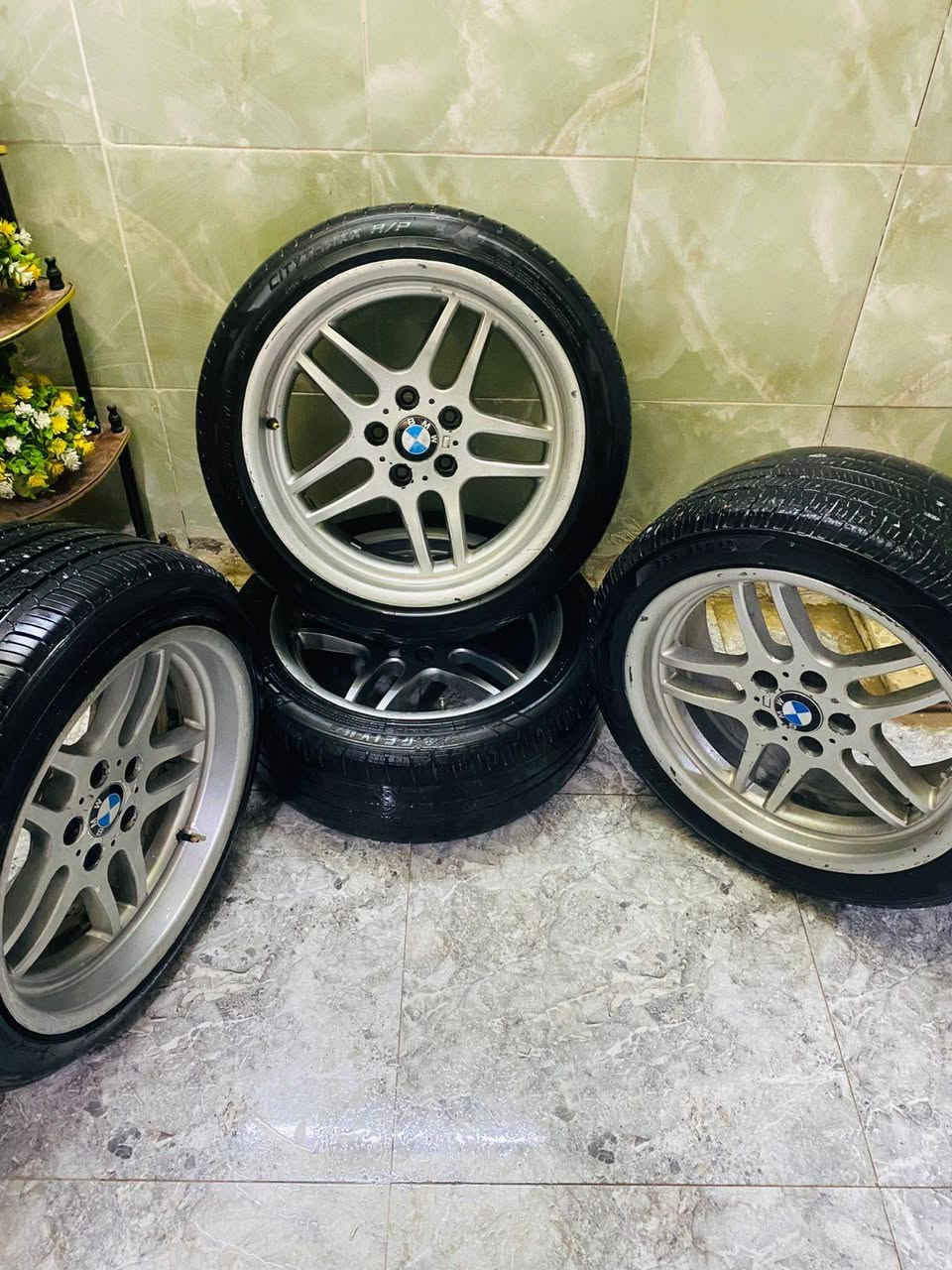 سلام عليكم من رخصه الادمن
ويل 18 M مكانه ميسان واحد منهن بي تصليح لحيم سعر ورقتين ونص وبي مجال اي استفسار اتصال على الرقم ***********
