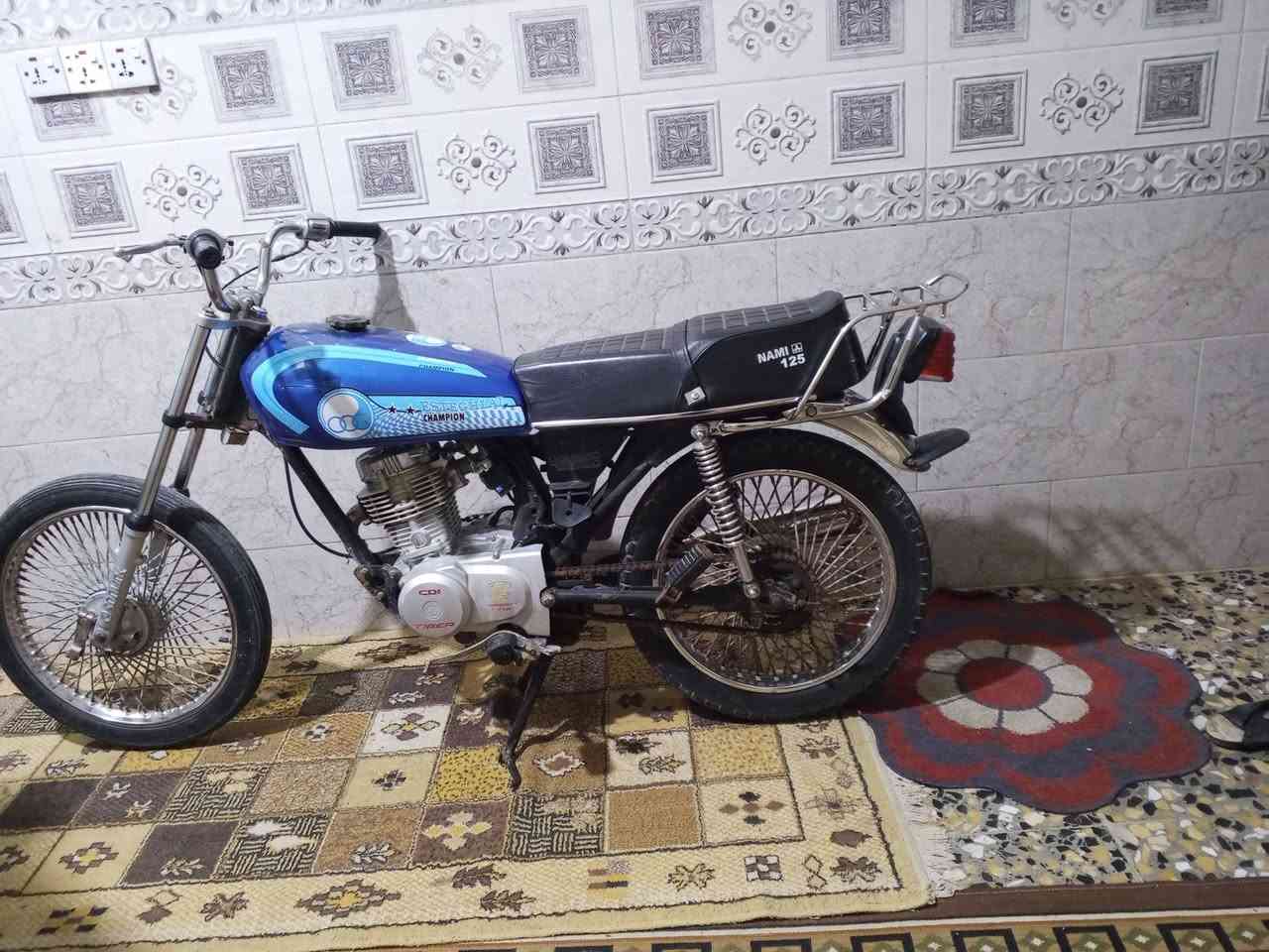 السلام عليكم دراجه للبيع تايجر مكينه مفتوحه مره واحده دراجه نقره واحده وتروح بيها باي مكان خير من الله سعر 450 فيها مجال قليل وشراي يجي خاص او هذا الرقم ***********
