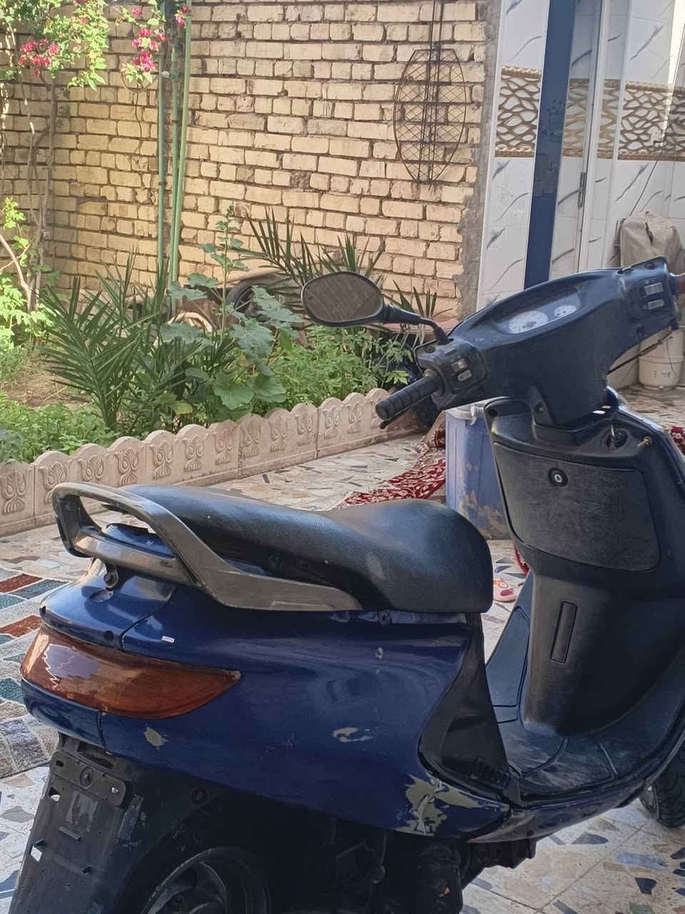 سلام عليكم فراشة للبيع اصولية مكاتبة ومنفيس دراجة راعي واحد مال دكتور جديدة مابية نقص برغي دبلات جدد تواير جدد مكينة مبدلة جديد مفتوحة مبدل بيها بستم فقط نكرة سلف هندر لايت زنون كهربائيات شغالة شلعة ومعدل السعر 350الف وبيها مجال دراجة تاخذها وبهل ركبة :لتواصل *********** مكاني حي قضاء يم علوة كريم حصموت غير متواجد بالفيس.

