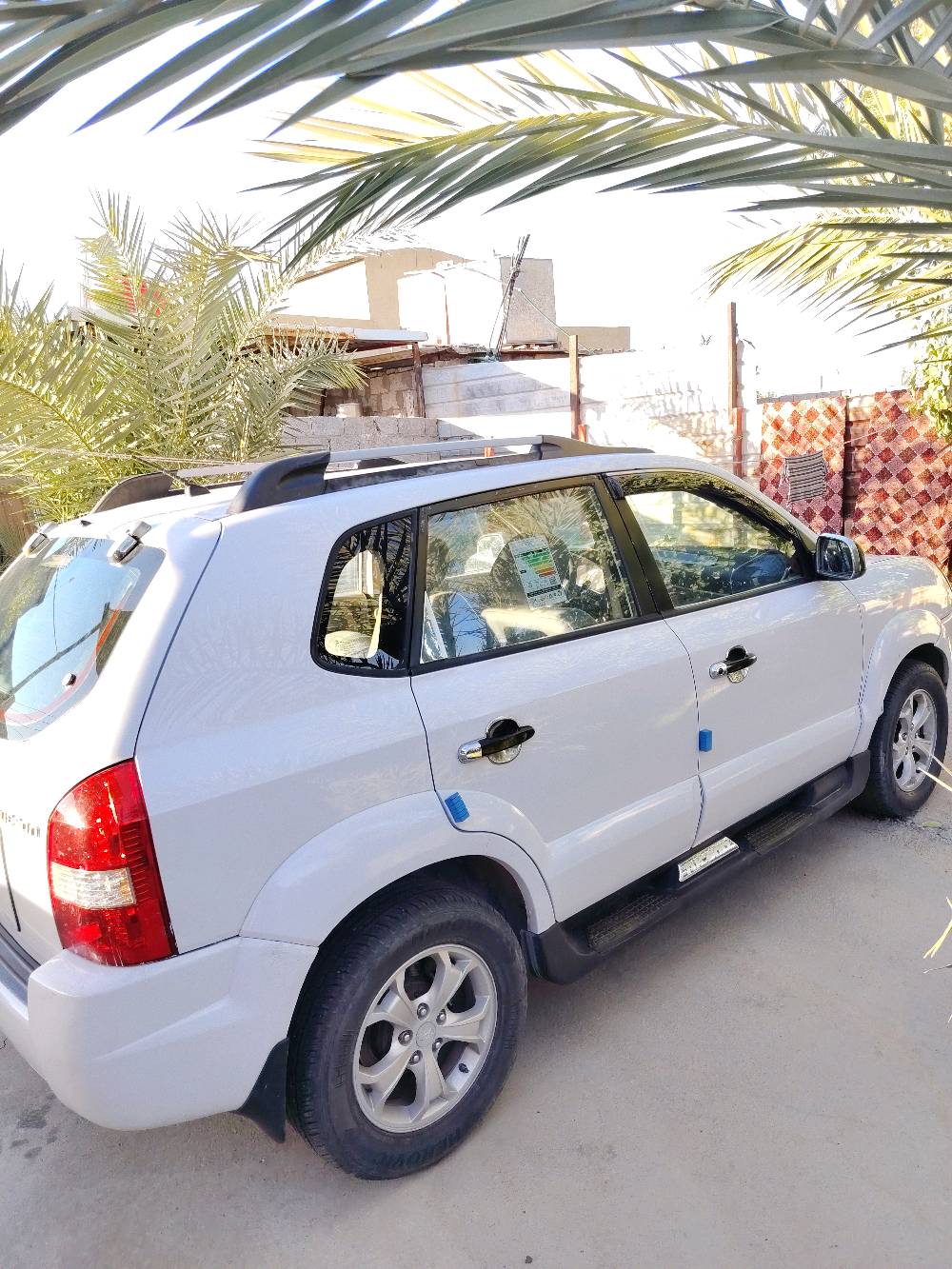 السلام عليكم اخوان توكسان موديل2009 سياره خير من الله سونارها مرفق بالصور مكانها بغداد رقمها بغداد محركها2000 سيارة بأسمي تحويل ثاني يوم والسعر بي مجال اتصل وتأمر اتصل على //***********///***********
