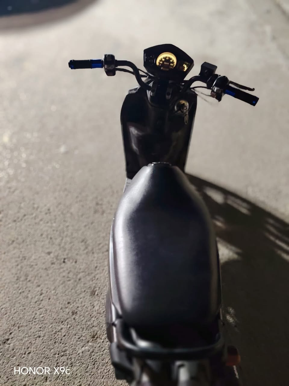 سلام عليكم سكنس جبلي ‏كفالة عامة ‏دراجة بلادية ‏ ما مفتوح المحرك ما طابت تصليح جديدة كلش مكان بغداد *********** 🫶👋🏻‏
