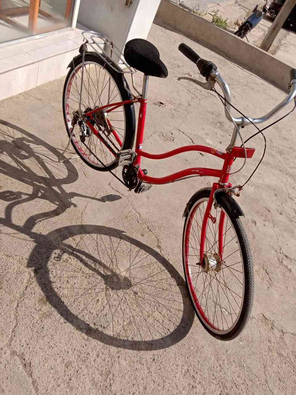 سلام وعليكم بيسكل حجم ٢٦ بآلة مال حاوية ستخدام قليل ياباني🇯🇵🚲 اصلي نظافة كدام كير كلو شغال حساس غراض كلها أصلي عينك سعر ٧٥ وبي مجال مكاني موصل حي الانتصار ***********📱
