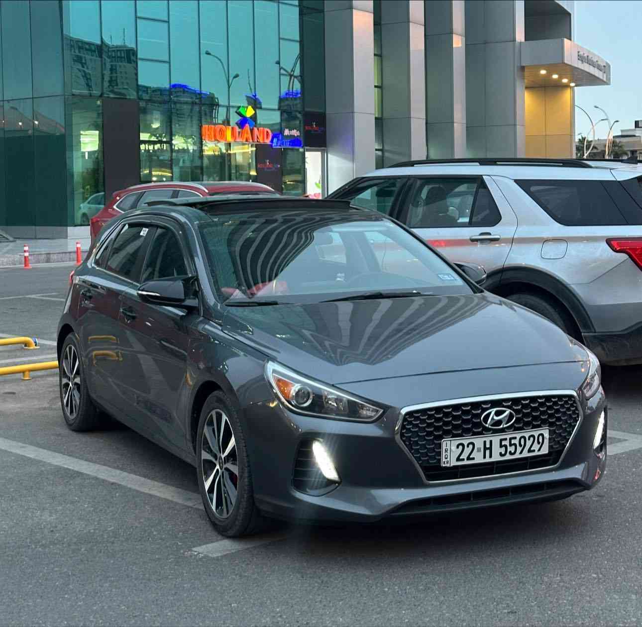 النترا هاش باك مديل 2018فول موصفات بلورامه 
الكشنات هيتر رادار بل امرايه ردار امامي 
يعني تجي فول فول السياره قطرت صبغ ما بيها اكلين بيها بس اباب الخلف السايق شبر بارد تعديل بيدي ار 
135وبيها مجال 
***********
