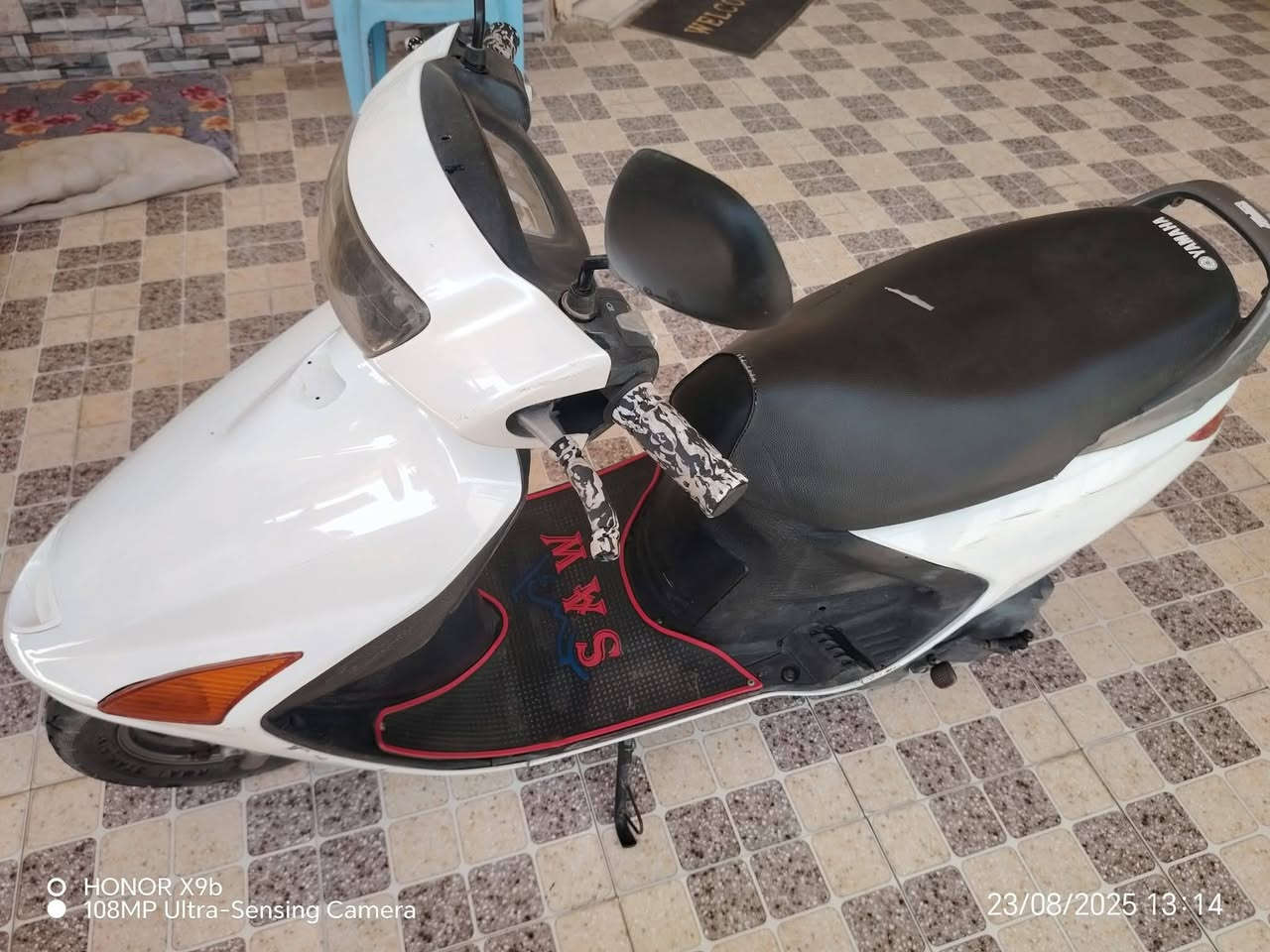 السلام عليكم دراجة فراشه للبيع شغاله برغي ماناقصها كلها شغاله محركها مامفتوح سعرها 600 العنوان سماوه قضاء الخضر (مكلف بالنشر )الاتصال على الرقم ***********
