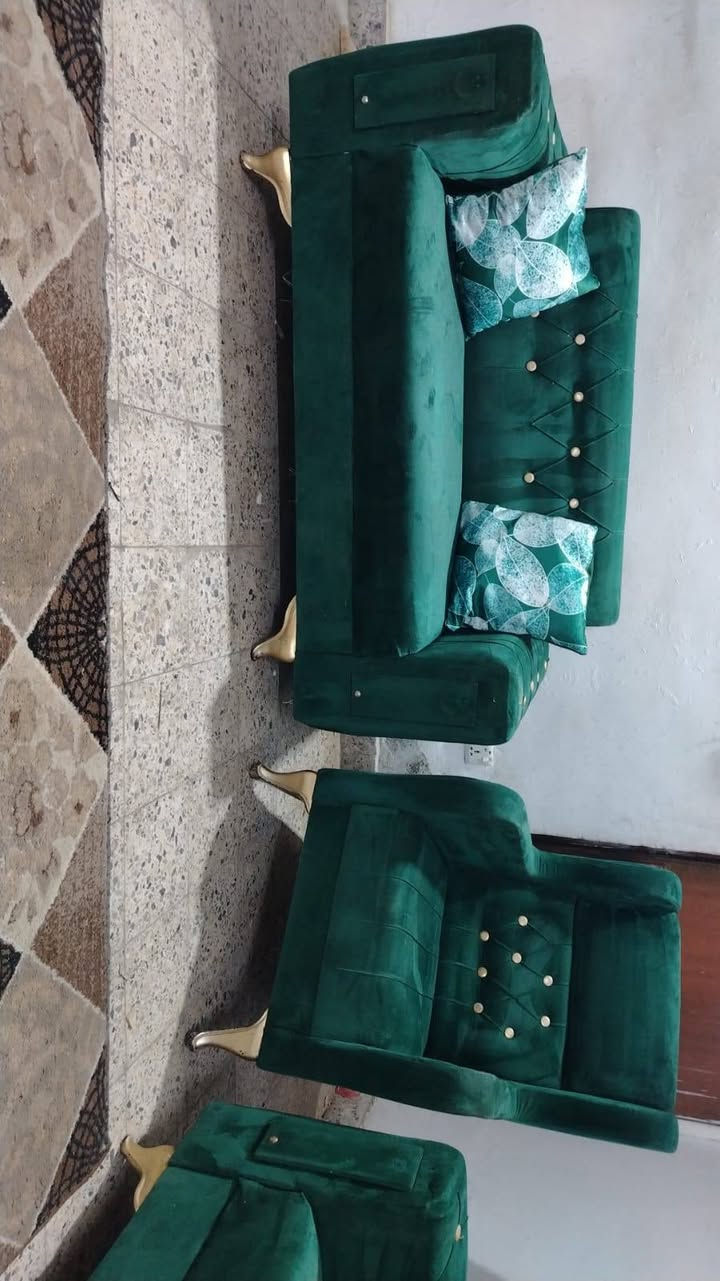 تخم 7مقعد💺 أخو جديد اي ضرر مابي  سعر ,,200,,بي مجال مكان لبياع *********** يوجد واتساب
