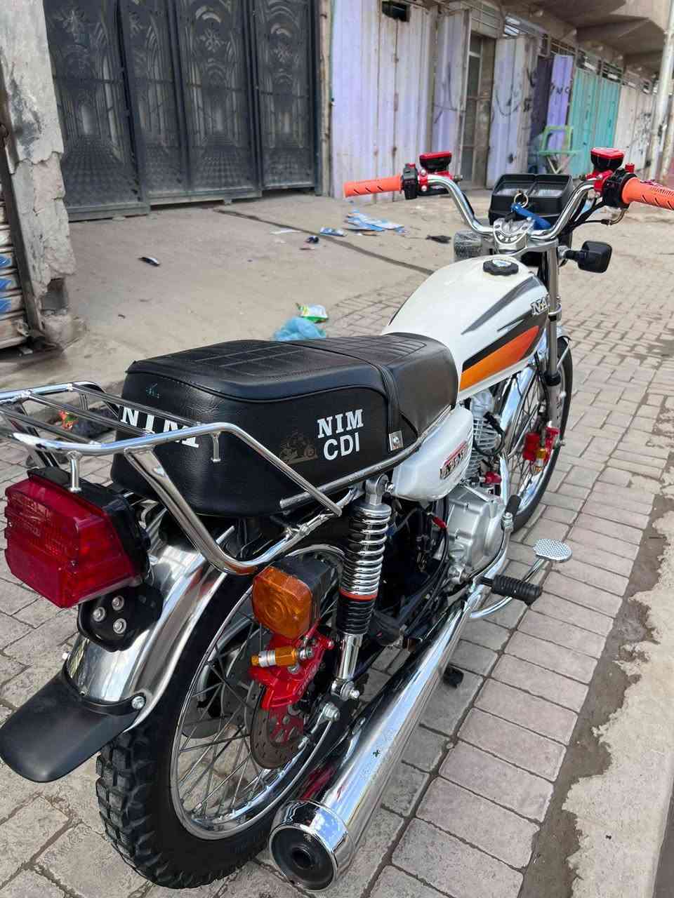 السلام وعليكم عندي دراجة يراني البيع 4كير نامة اوراق معرض دراجة موديل 2026 مكفوالة كفالة عامة شرط برغي ما مفتوح بيهة ماشية 4الف حقيقي يعني زيرو مكاني بغداد حي اور الاستفسار *********** السعر ب650 وبيهة مجال الطيبين
