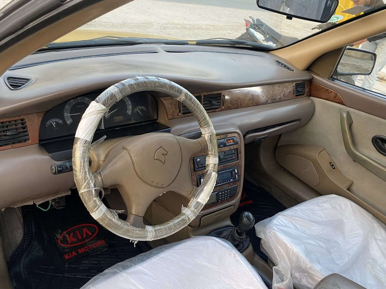 سلام عليكم سمد 2011  سيارة جاهزه كير مكينه تبريد مصفره هيه وغرامات تخم تاير جديد سعر 32 هاذه رقمي *********** غير متواصل على الفيس
