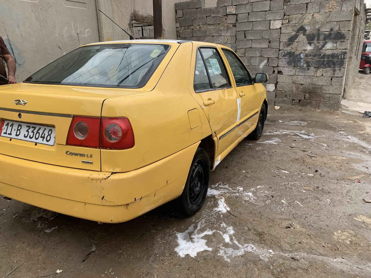 السلام عليكم شيري كوين موديل 2011 مكينه كير جدد مكفوله من ضربه وصبغ وتبديل ماعدا الباب الخلف العبري بي طخه سياره ترايك وين ميعجبك مصفره هيئه وغرامات رقم انكليزي باسمي السعر ٢٧ وبيها مجال حك الجيه مكاني بغداد الدولعي ارقام ***********.    ***********
