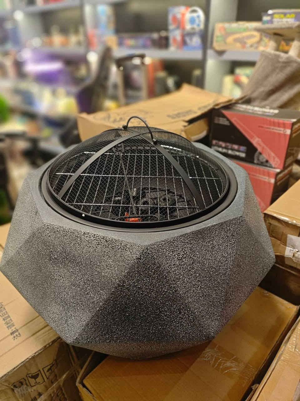 متوفر شواية فحم أوربية بريطانية حجر بريطاني شواية ودفاية بنفس الوقت عائلية فخمة ماركا للحدائق والشاليهات اختصاص جميع المشاوي رمضان مناسبة للحدائق والشاليهات للاستفسار *********** واتساب أو خاص
