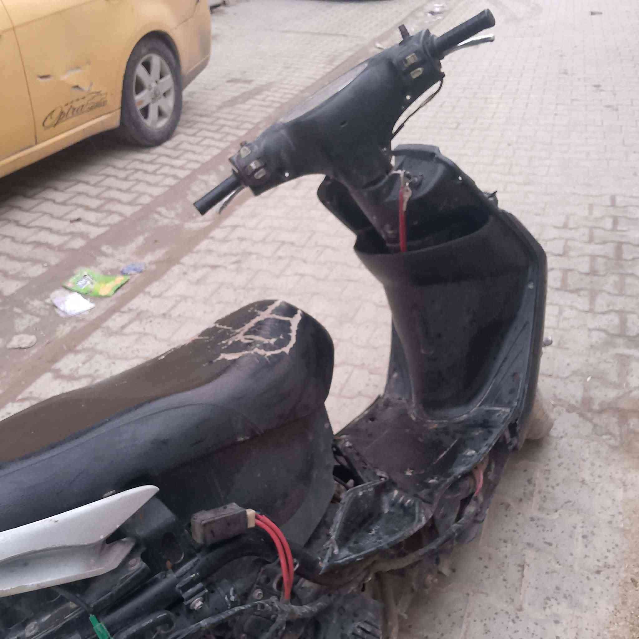 السلام عليكم
بريز للبيع عاطله كوم حديد 
كفراتها كلها موجوده 
سلف والكابريتر بلاديات
كهربائيات شغالات
مكاني بغداد حيور قرب جامع الفردوس 
السعر 175 وبيها مجال كلش بسيط 
***********
