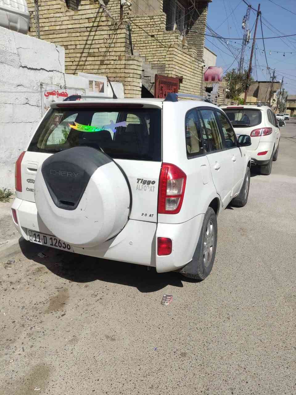 السلام عليكم ...

شيري تيگو 2014 محرك 2000 گير ميكانيكي المرغوب لون ابيض رقم بغداد انكليزي .. 

مراصفات .. فتحة سقف .. شاشة اندرويد .. كاميرا خلفية + حساسات خلفية .. تدفئة تبريد كشنات .. تحكم ستيرن .. لايت عدسة زرع سعره 200 الف + تحكم باللايت يصعد وينزل من يم السايق .. تدفئة شغالة .. تبريد ثلج ..

السيارة بيها صبغ دوسات أثر خياس .. ومكانين بارد بسيط .. والسونار موجود وية الصور ..

نقوصات .. الفتحة تحتاج تنظيف وتبديل لاستيكات مطرية .. التحكم ستيرن يحتاج تصليح او برمجة ما اعرف .. والسلكتر لازم يتعير .. كلها تكلف 100 الف بالزايد ..

السعر 67 وبيها مجال بسيط ..

رقم تليفون***********
