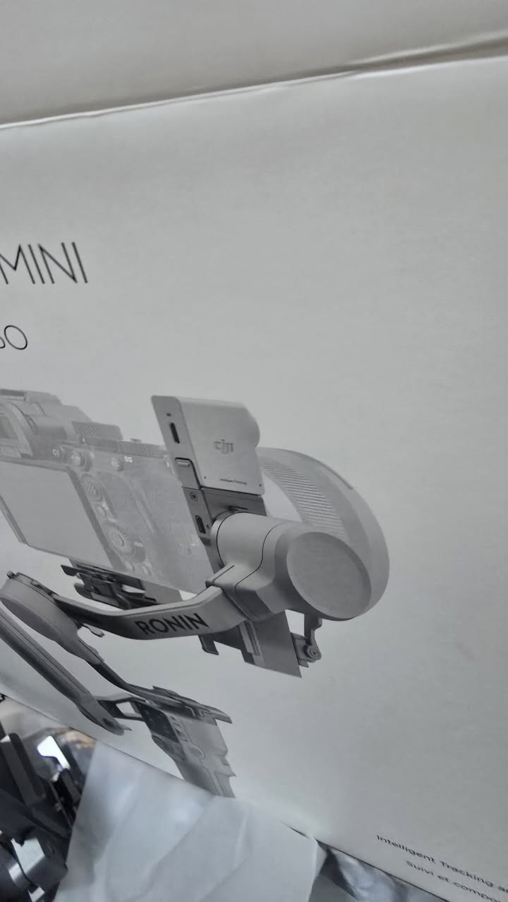 السلام عليكم
غراض تخص التصوير وغير التصوير للبيع
جميع الغراض مشتريها على ايدي
ونضيفات ومكفولات من اي خلل او عطل او تصليح
اذا بيهن حاجه مبدله لو مصلحه لو مفتوحه ترجعهن

توصيل ماعندي مكاني بالحله مركز المدينه

1_رونين Rs4 mini compo نضيف كلش
ومكفول كارتون وكل ملحقاته كامله  

2_نك مايك شركة بويا شركة عالميه
متحدثين ثنين كامل هو وغراضه وكيبلاته وجنطته 

3_تريكر ورسيفر لكاميرات الكانون رايدهن ثنينهن

4_حزم عدد ثنين الواحد ب 10 صورهن واضحه

5_كيبورد شركة اجاز RGB كيبورد عالمي ومعروف
مكفول ونضافته 100% سعره 50 الف

6_ستاند لابتوب بي مراوح وبي اضاءه RGB
وتكدر تتحكم بي وبسرعة المراوح وبالاضاءه
كامل هو وملحقاته ب 30 الف

مكاني حله بابل
توصيل ماعندي
رقم تلفوني  ***********
